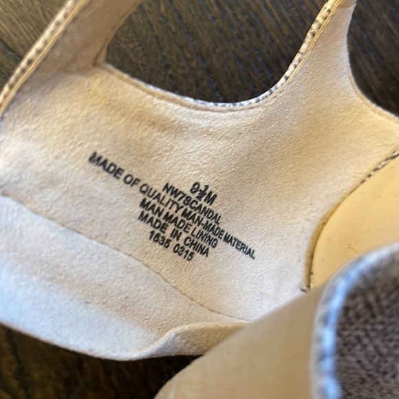 NWOT Nine West Scandal Snake Print T-Strap Pumps Size 9.5 - Picture 7 of 8